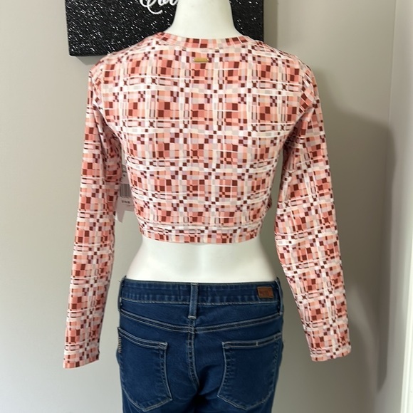 LSpace Aim High Active Crop Top Block Party Pullover Long Sleeve Shirt Sz M NEW - Picture 8 of 13